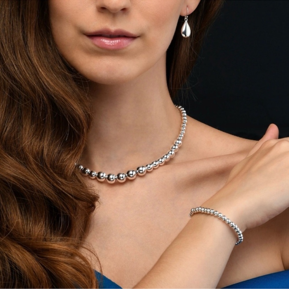 Authentic Tiffany & Co. Graduated Beaded Ball Necklace. - Picture 14 of 14